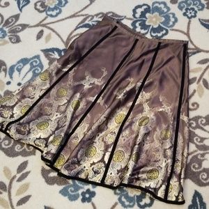 ❤Beautiful Flowy skirt!